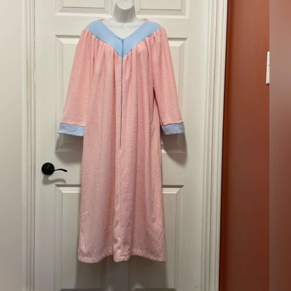 VINTAGE Miss Melodee Brand Pink/Blue    Full-Length Zippered Robe Size SMALL